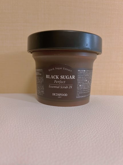 ブラックシュガー パーフェクト エッセンシャル スクラブ2X/SKINFOOD/洗い流すパック・マスクを使ったクチコミ(1枚目)