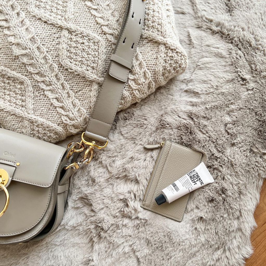 ハンド&ヘア ライトセラム/AUTHENTIC BEAUTY CONCEPT/ハンドクリームを使ったクチコミ(1枚目)