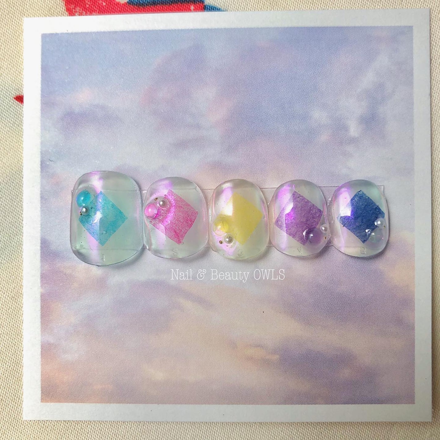 ぴよこれいと あうるす on LIPS 「🌈♦️🔸🔷🌈#カラフルネイル#colorfulnails#ワン..」(1枚目)