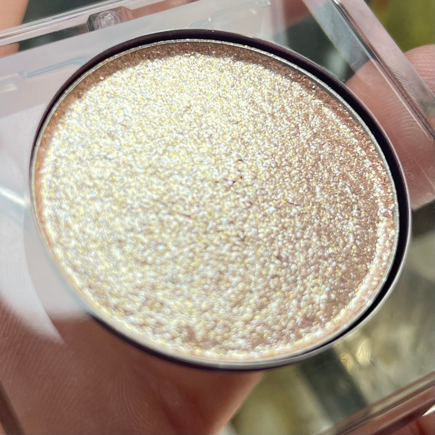 ムーンダスト モノ アイシャドウ /アーバンディケイ/単色アイシャドウを使ったクチコミ(3枚目)