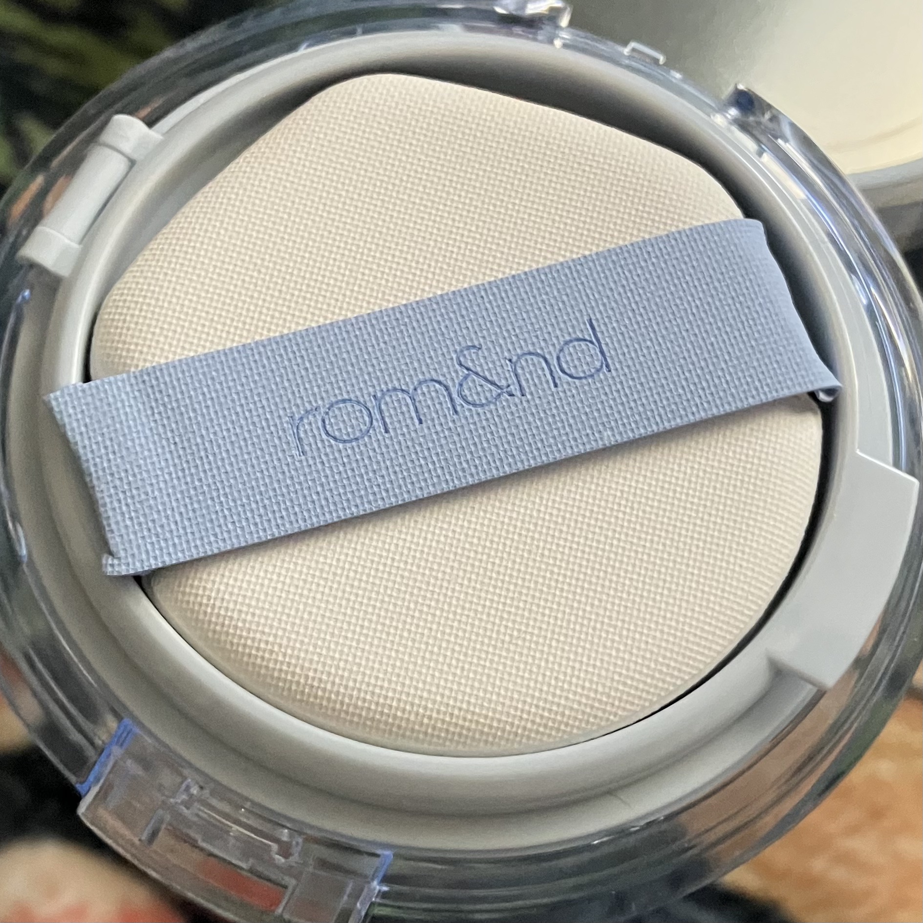 ベアウォータークッション 01 ポースリン17/rom&nd/クッションファンデーションを使ったクチコミ（2枚目）