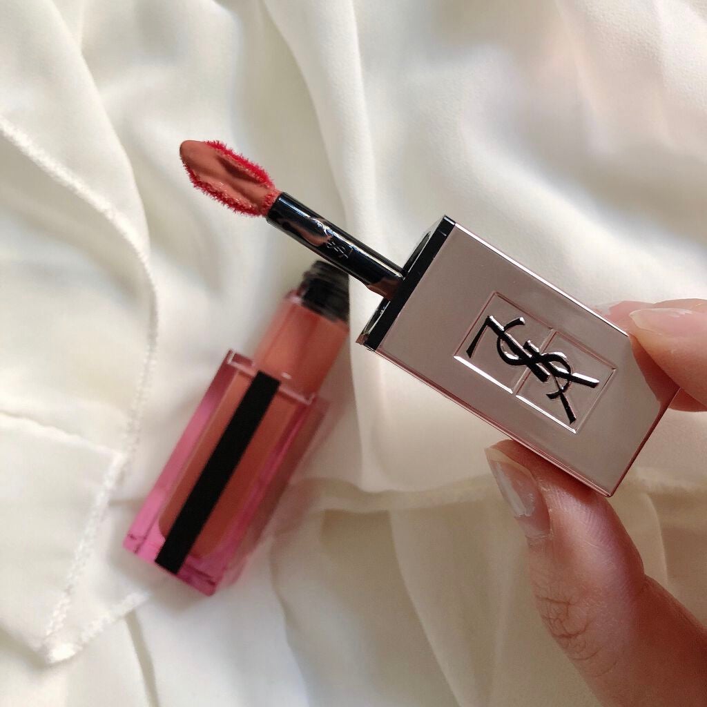 ルージュ ピュールクチュール ヴェルニ ウォーターグロウ/YVES SAINT LAURENT BEAUTE/口紅を使ったクチコミ(4枚目)