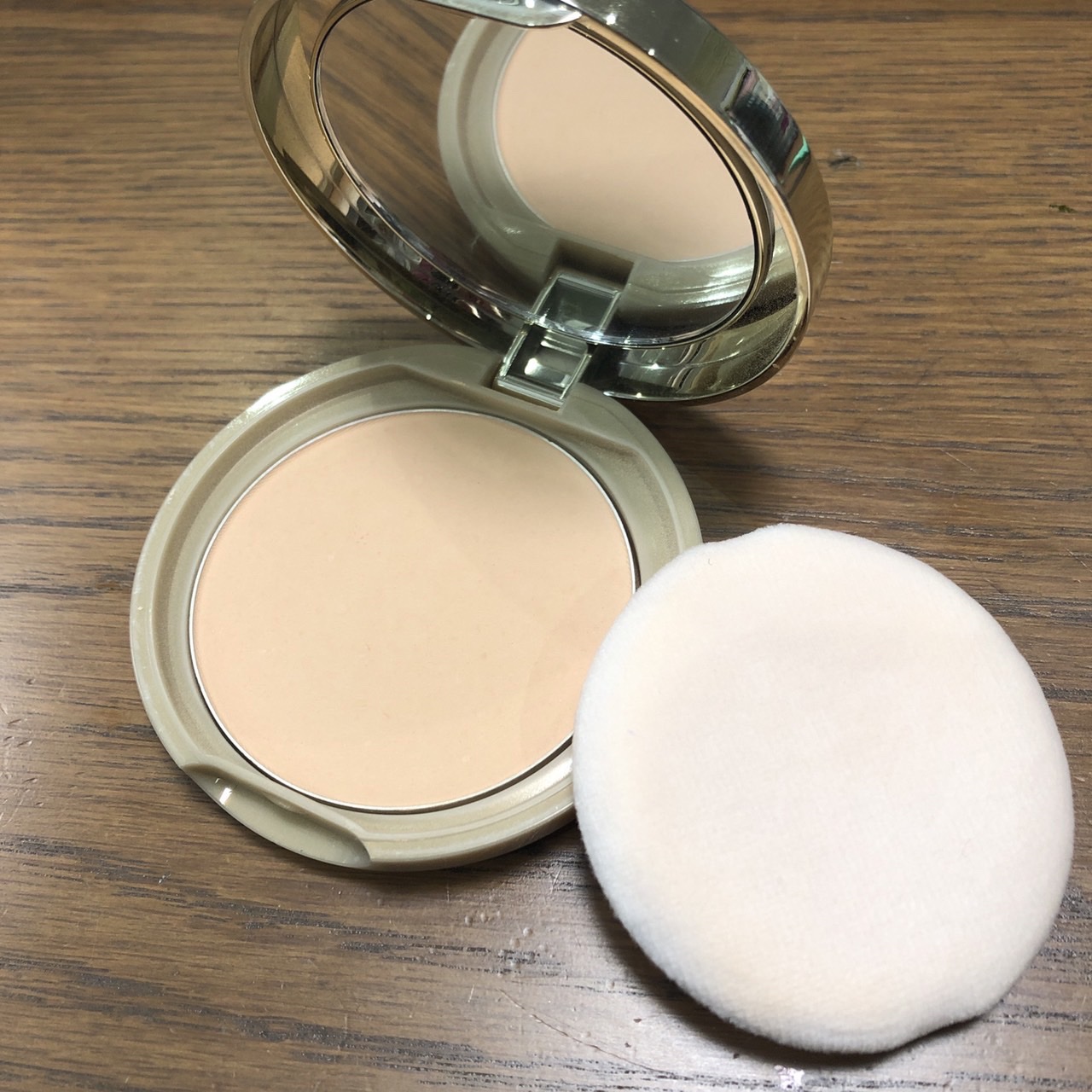 マシュマロフィニッシュパウダー MO マットオークル（旧パッケージ）/キャンメイク/プレストパウダーを使ったクチコミ（1枚目）