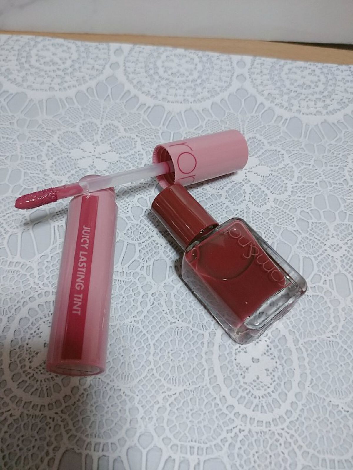 ジューシーラスティングティント/rom&nd/リップティントを使ったクチコミ（2枚目）