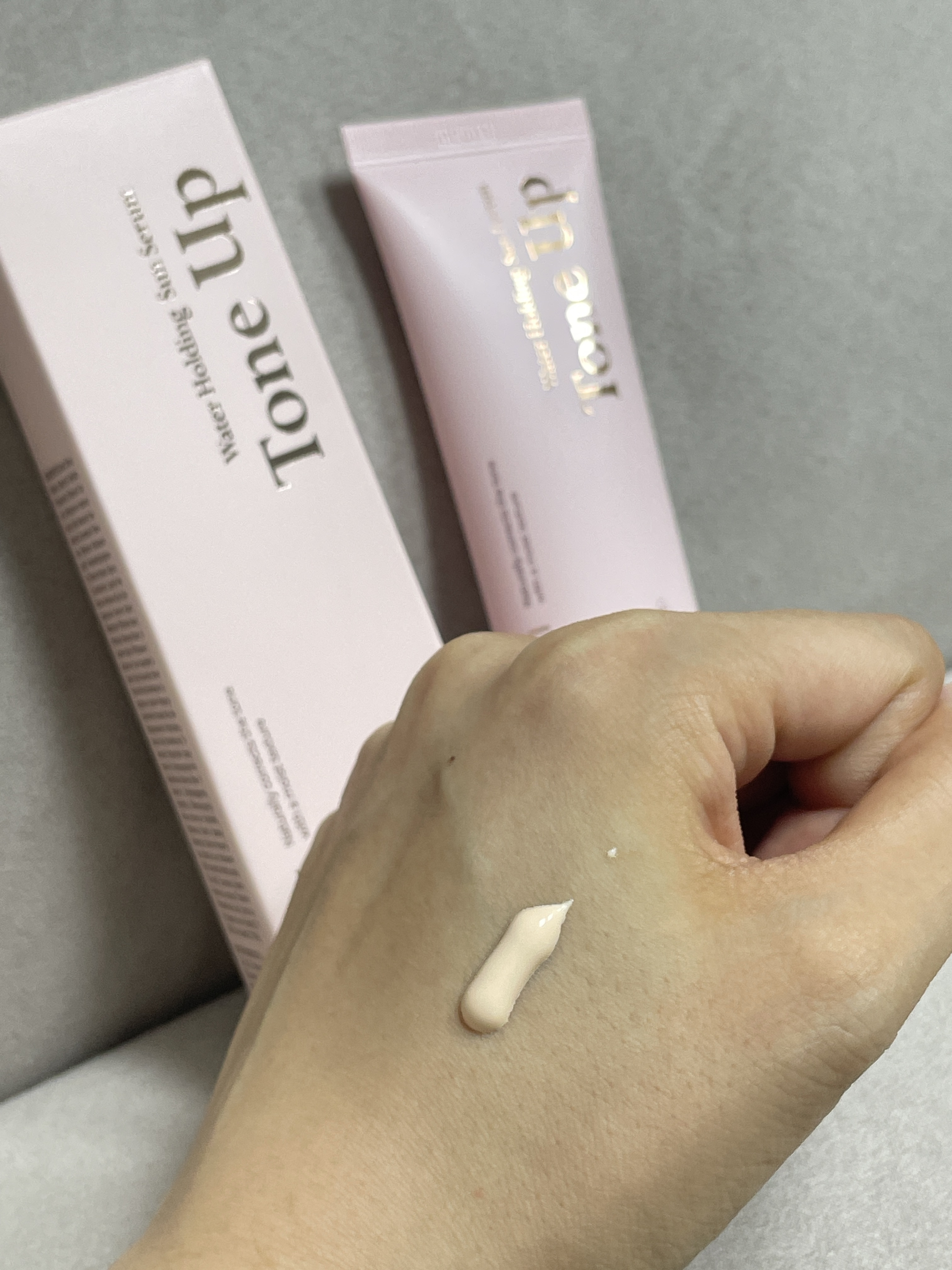 ウォーターホールディングトーンアップサンセラム/KAHI/日焼け止めローションを使ったクチコミ（2枚目）