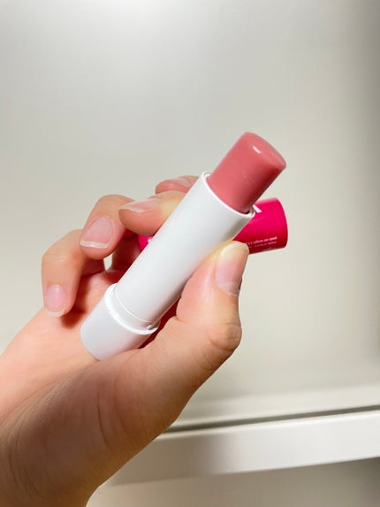 ヴァセリン ヴァセリン リップスティック ロージーのクチコミ「ヴァセリン
ヴァセリン リップスティック ロージー
ロージーとは。
まっっったく色はつきませ.....」(1枚目)