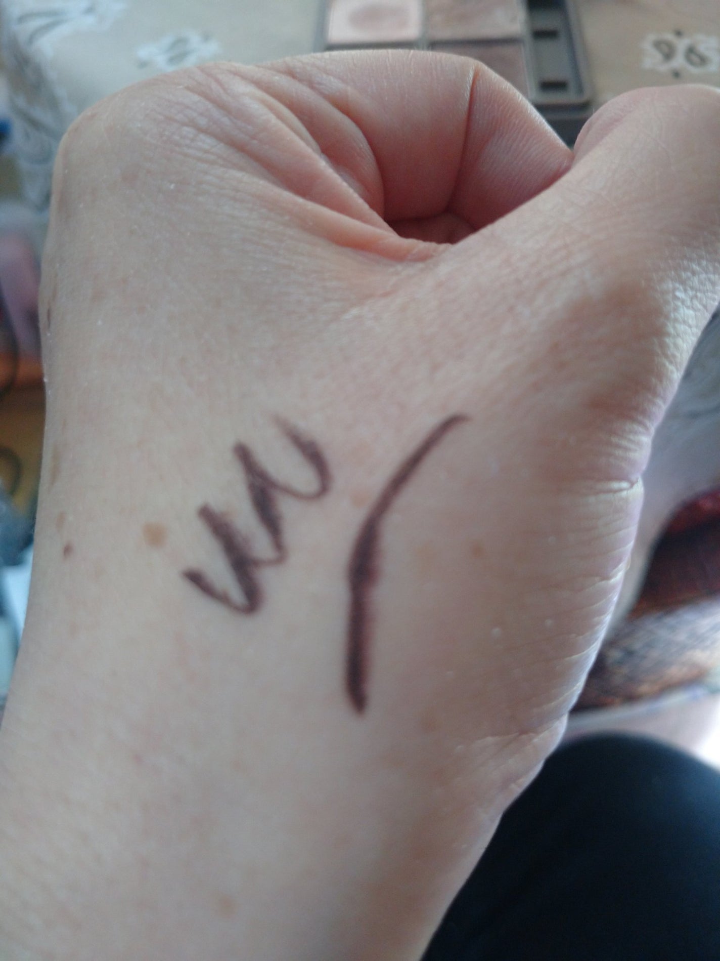 ベルベットライナー/LUMIURGLAS/リキッドアイライナーを使ったクチコミ(2枚目)