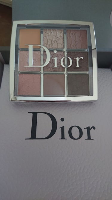 Diorのバックステージアイパレット、002クール！
届いた‼️
かわいい～
使いやすい色合いが揃っていて、👍です(о´∀`о)