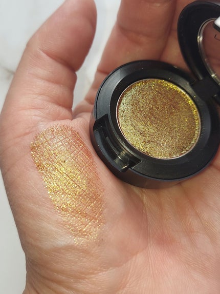 ダズルシャドウ アイ ライク 2 ウォッチ/M・A・C/単色アイシャドウを使ったクチコミ(3枚目)