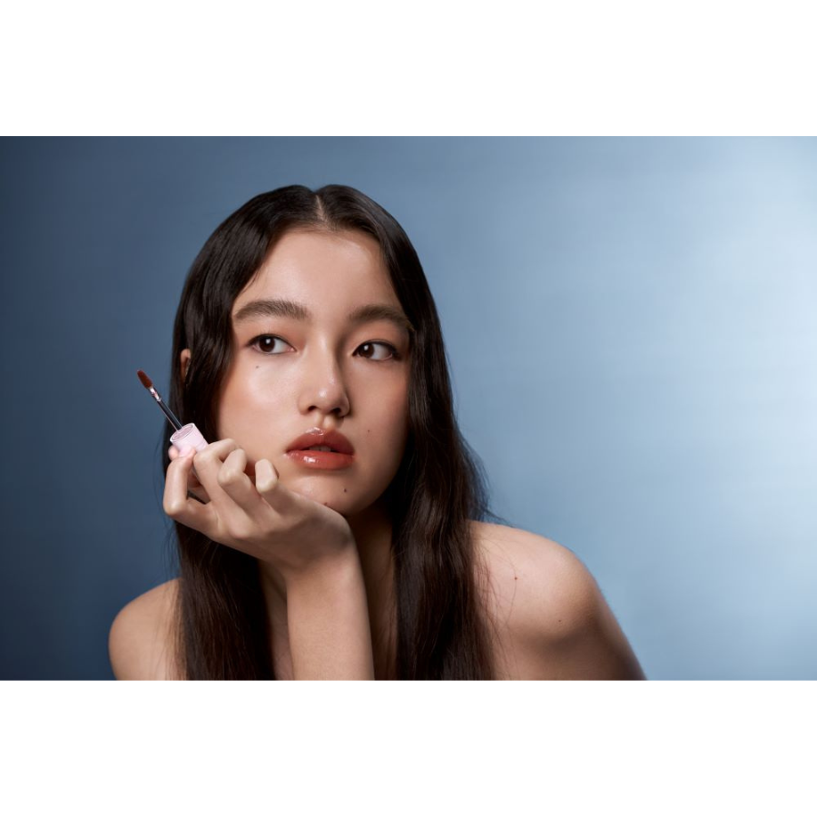 INTO Uから思わず触りたくなる“うるぷる水感”「ジューシーパンピンググロス」が新登場!の画像