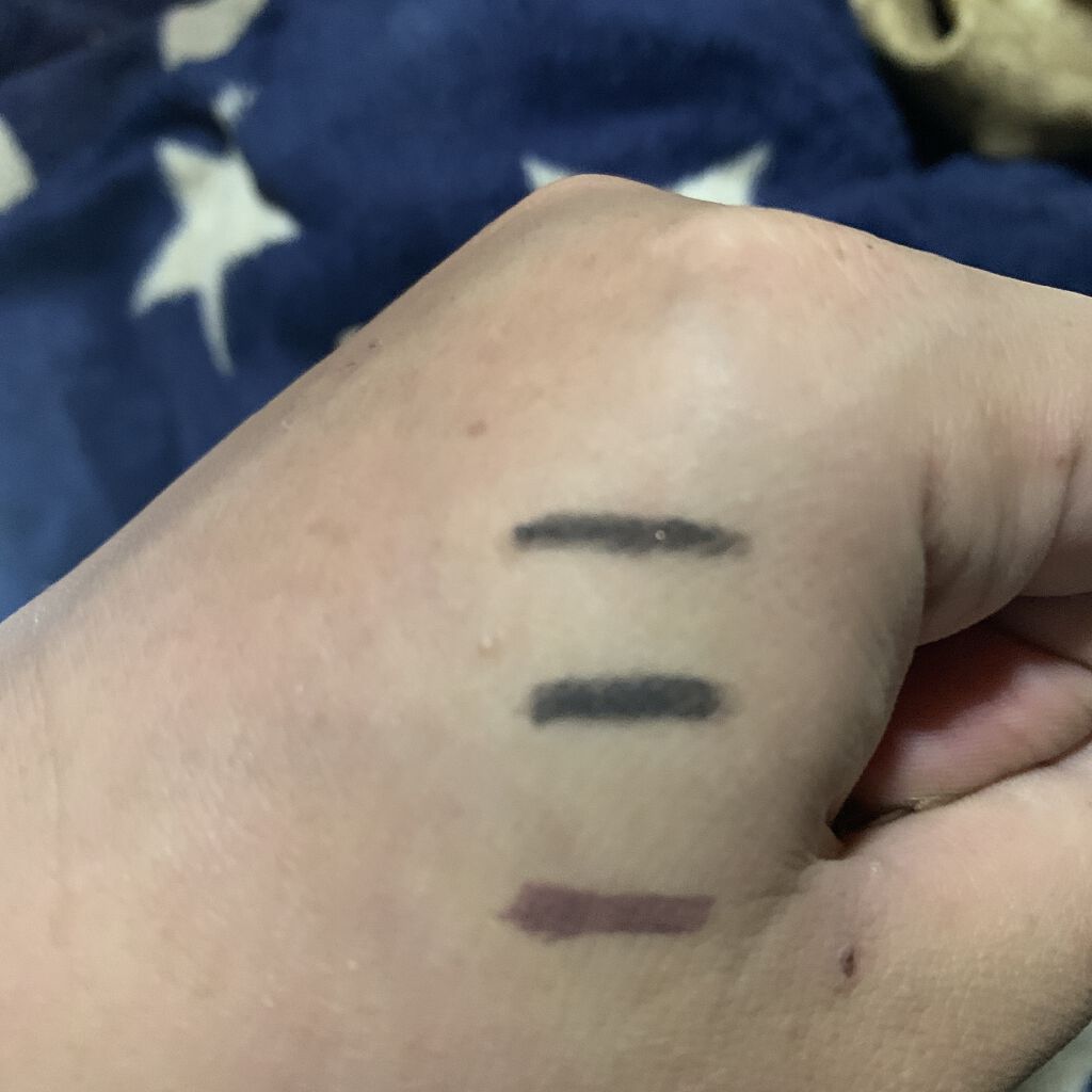 「密着アイライナー」繰り出しペンシル リアルブラック/デジャヴュ/ペンシルアイライナーを使ったクチコミ（2枚目）