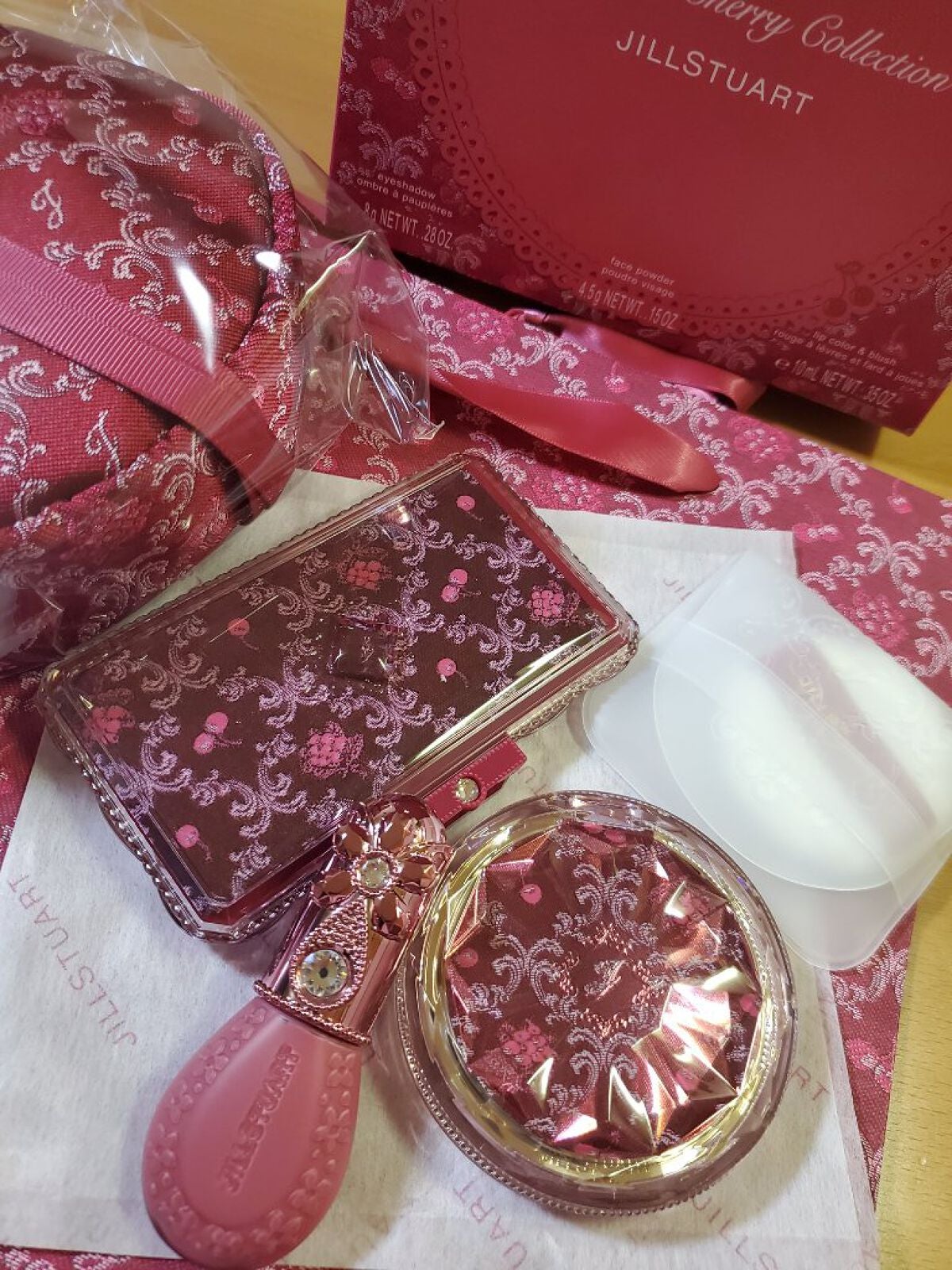 ジルスチュアート ミッドナイトチェリー コレクション/JILL STUART/メイクアップキットを使ったクチコミ(1枚目)