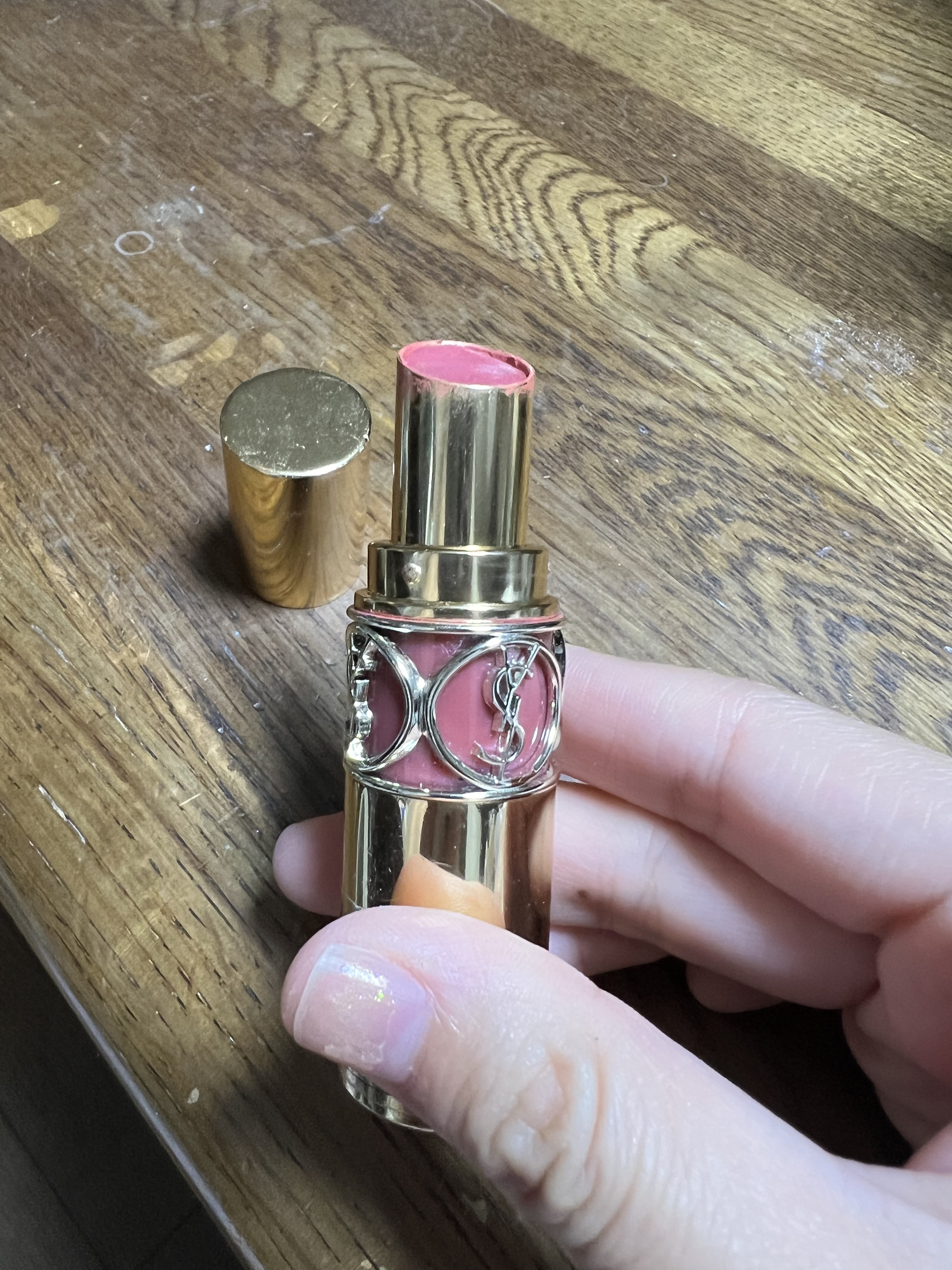 ルージュ ヴォリュプテ シャイン/YVES SAINT LAURENT BEAUTE/口紅を使ったクチコミ（2枚目）