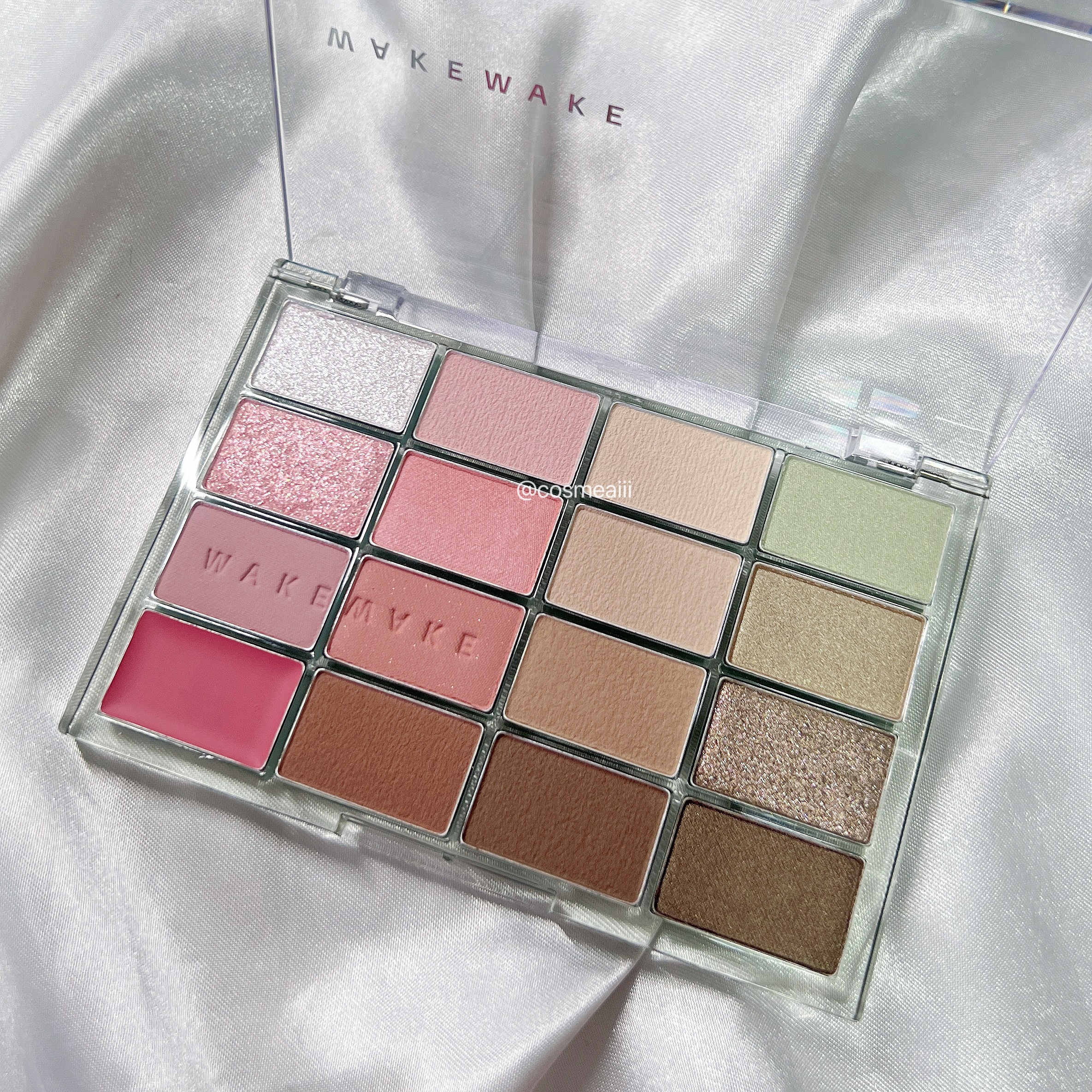 ソフトブラーリングアイパレット/wakemake/アイシャドウパレットを使ったクチコミ（3枚目）