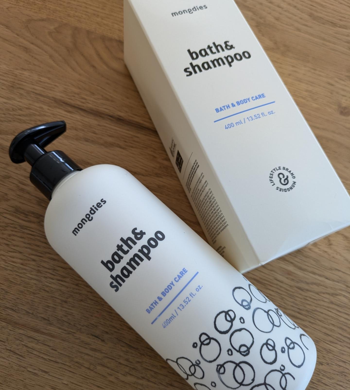 .


韓国で5年連続ブランド評判1位になった
モンディエス！韓国の大統領のスキンケアを行う韓国最高峰のソウル大学皮膚科医師が開発したベビー・バス&シャンプーを使用したよ✨️
頭からつま先までこれ1本🧴𓂃🫧‪ 

洗い上がりはしっとり