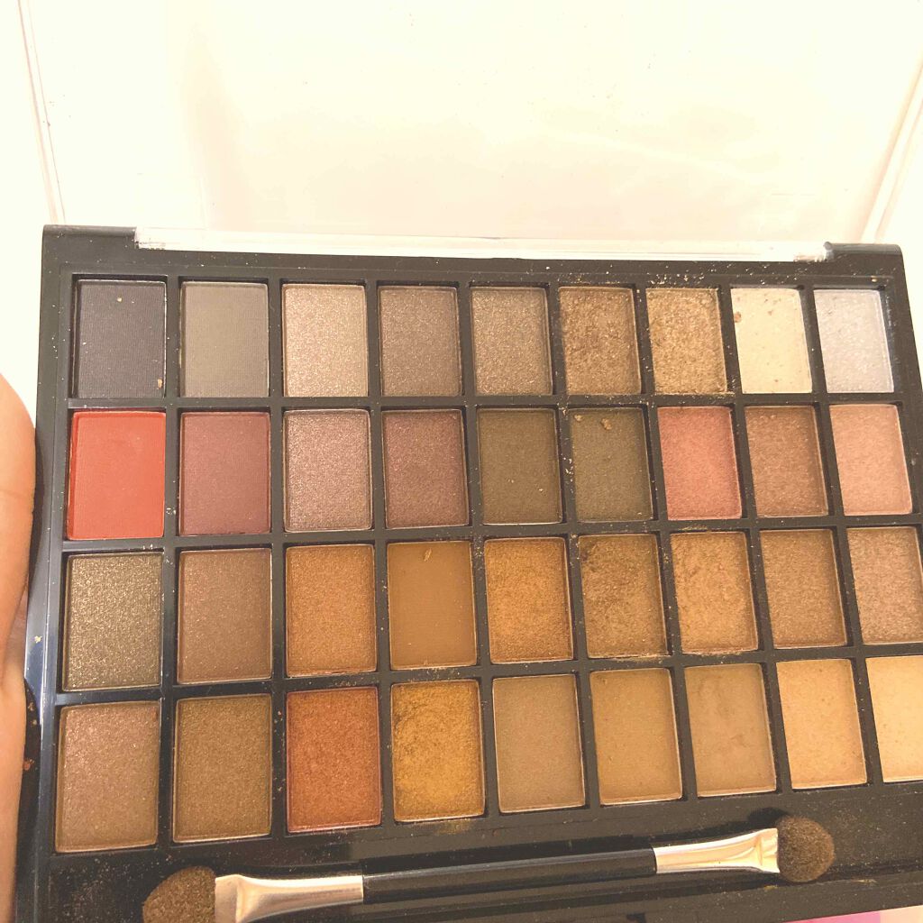 あーちゃん on LIPS 「36色アイシャドウパレットです!ドンキホーテでなんと500円で..」(1枚目)
