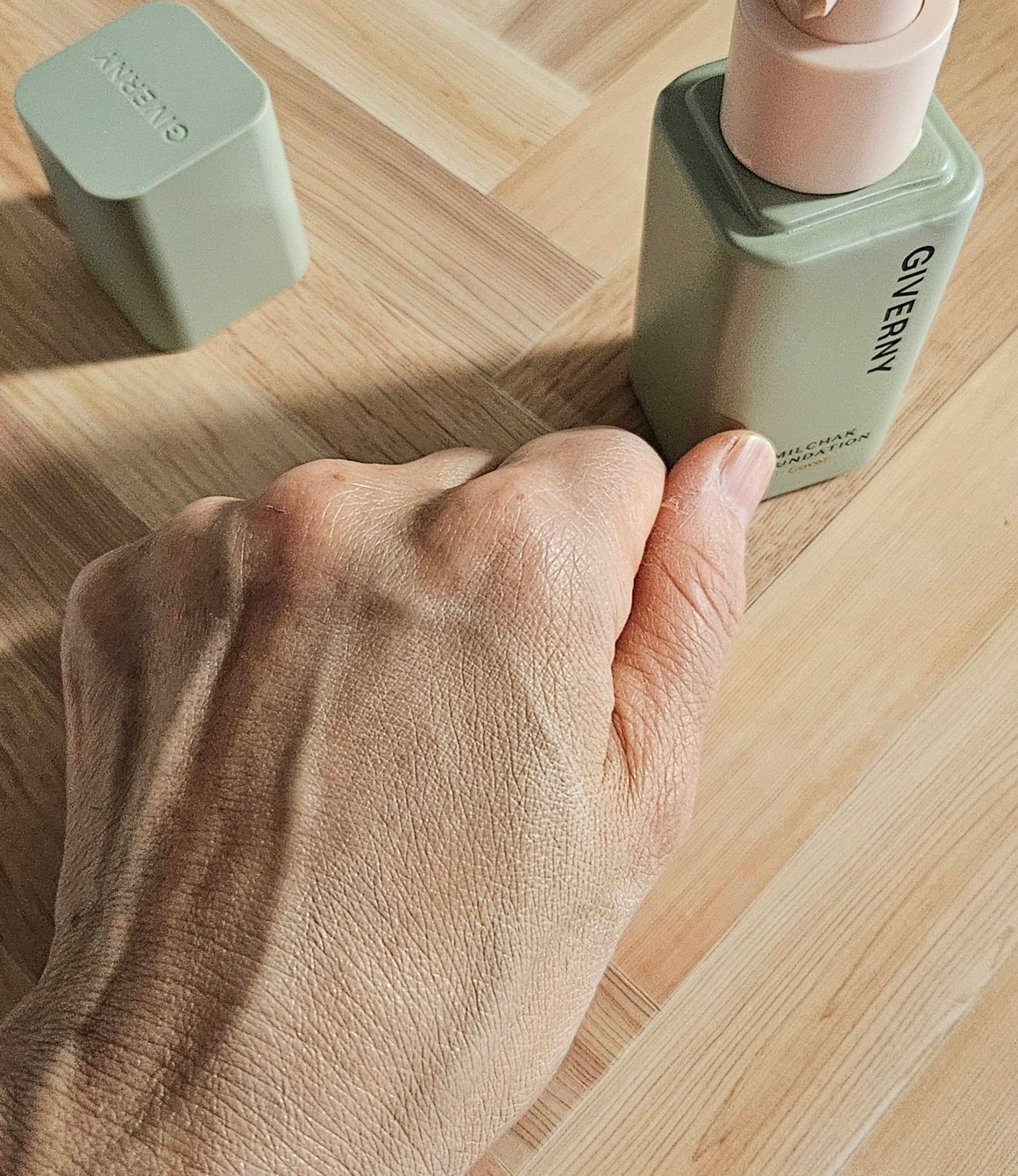 ジヴェルニー 密着カバーファンデーション/GIVERNY/リキッドファンデーションを使ったクチコミ(7枚目)