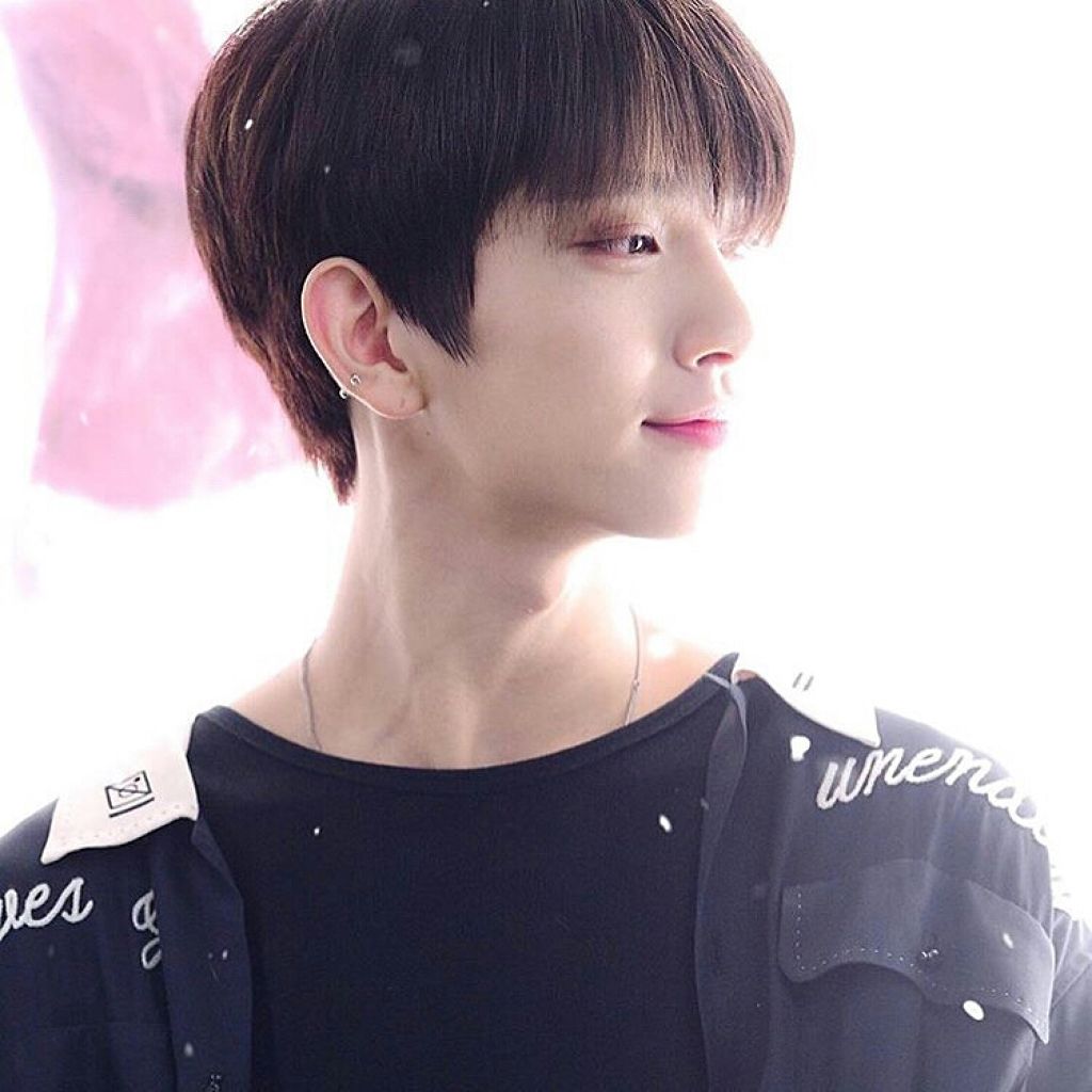 YUA on LIPS 「はじめまして!YUAです。今回は自己紹介シテイキマス…年齢/j..」(2枚目)