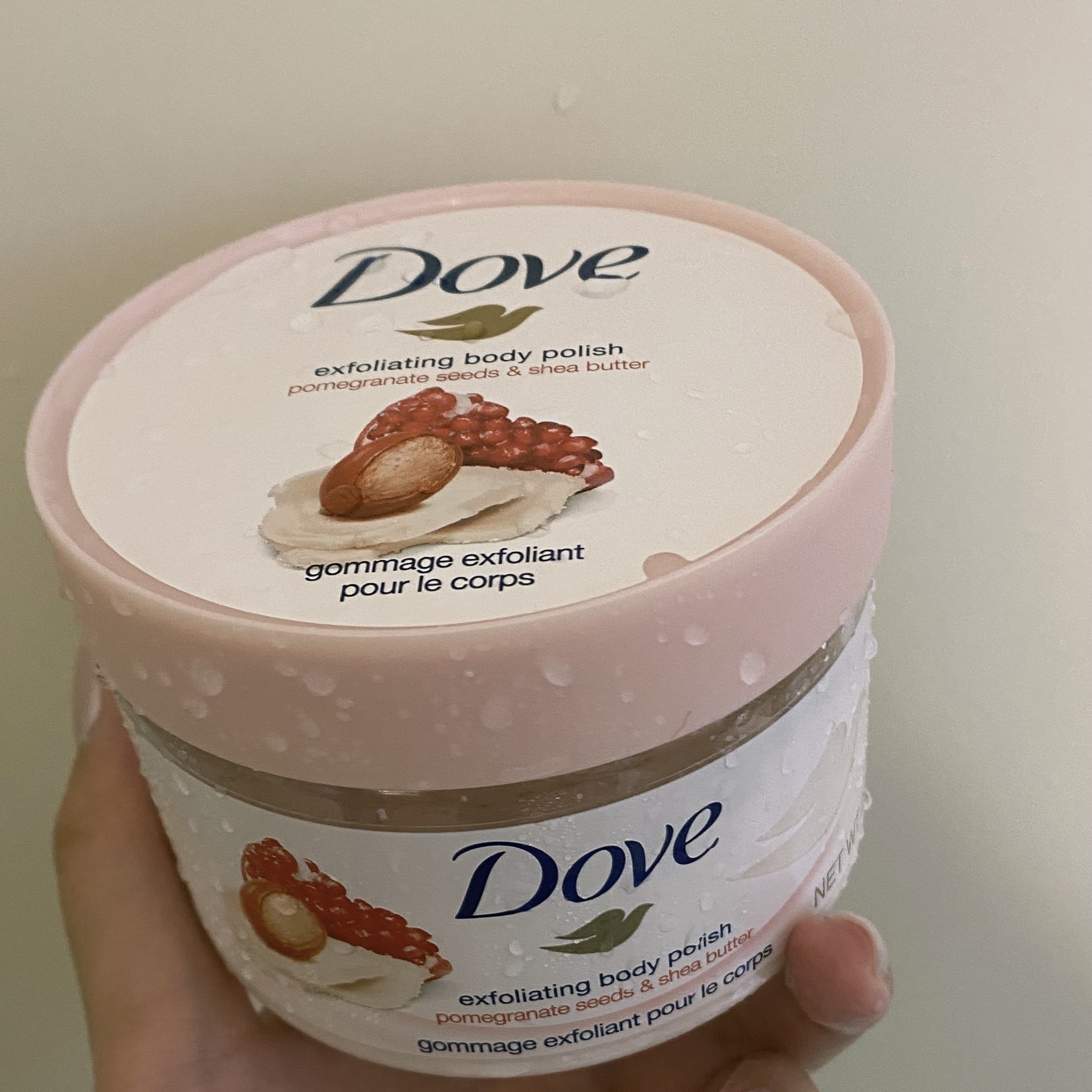 ダヴ ふわとろクリーミースクラブ ザクロ＆シアバター/ダヴ/ボディスクラブを使ったクチコミ（1枚目）