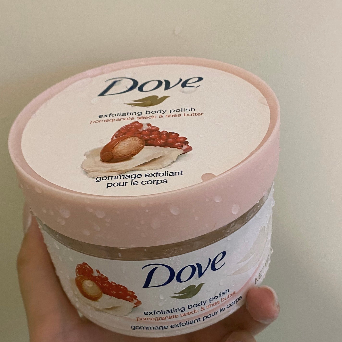 ダヴ ふわとろクリーミースクラブ ザクロ&シアバター/ダヴ/ボディスクラブを使ったクチコミ(1枚目)