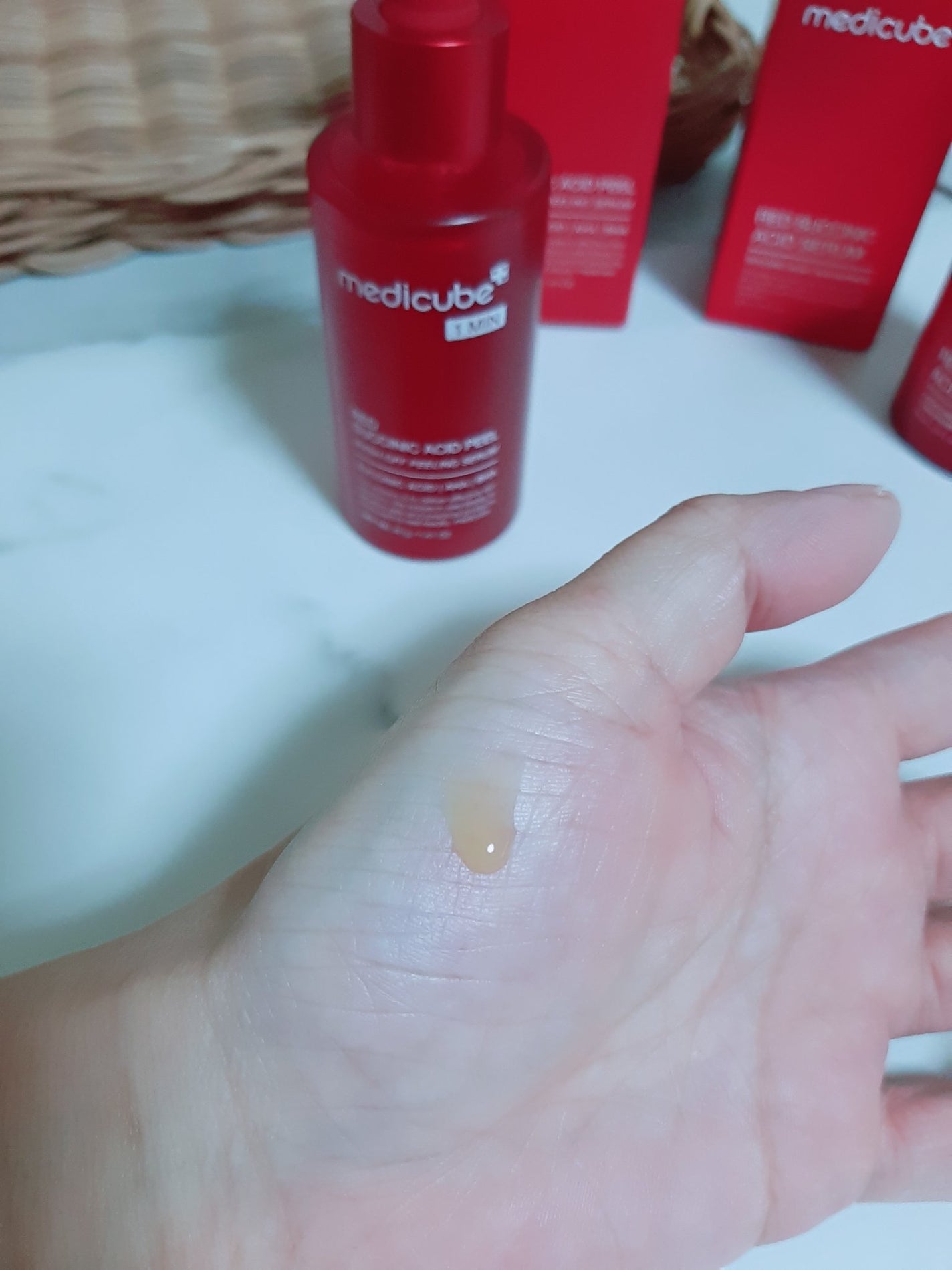 レッドアクネピーリングセラム/MEDICUBE/美容液を使ったクチコミ(3枚目)