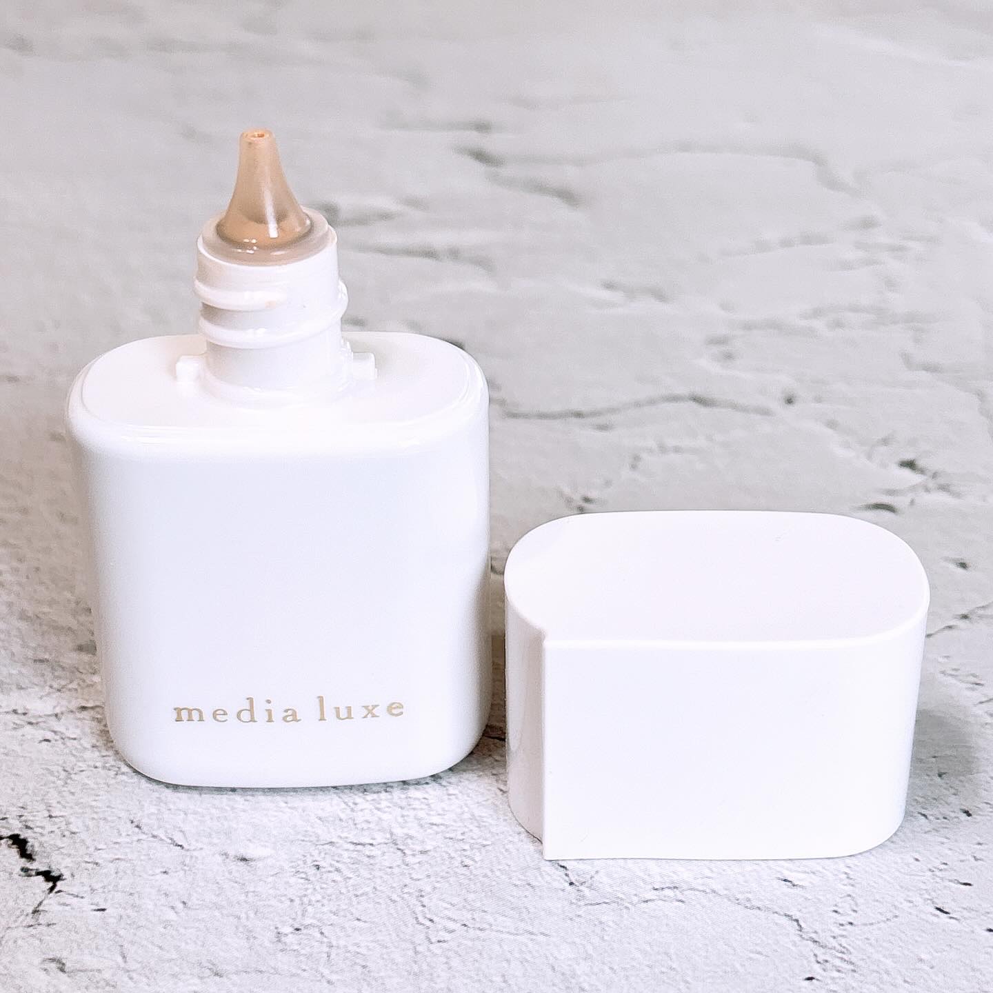 リキッドファンデーション 02 中間的な明るさ/media luxe/リキッドファンデーションを使ったクチコミ（2枚目）