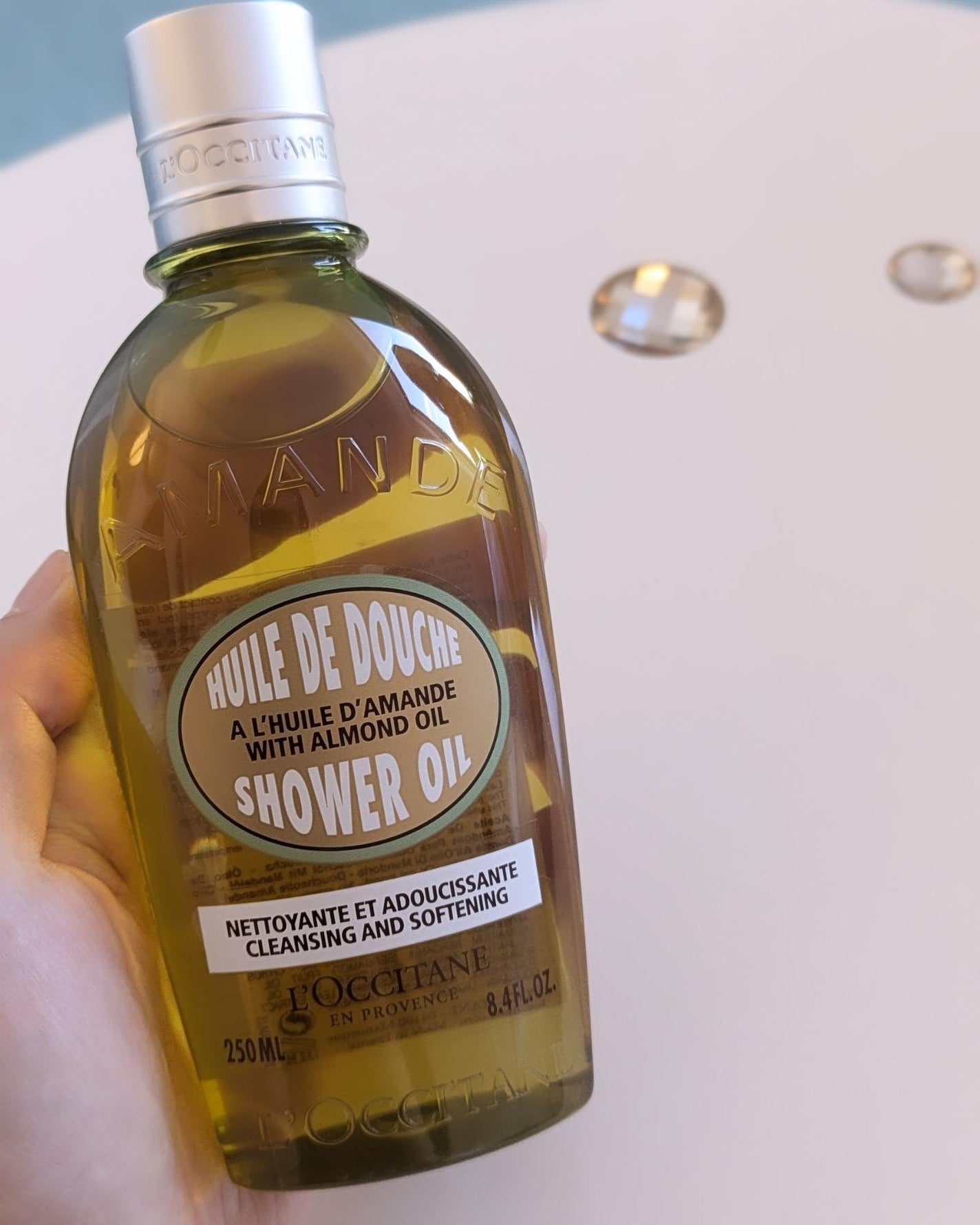 アーモンド モイスチャライジングシャワーオイル/L'OCCITANE/ボディソープを使ったクチコミ(2枚目)