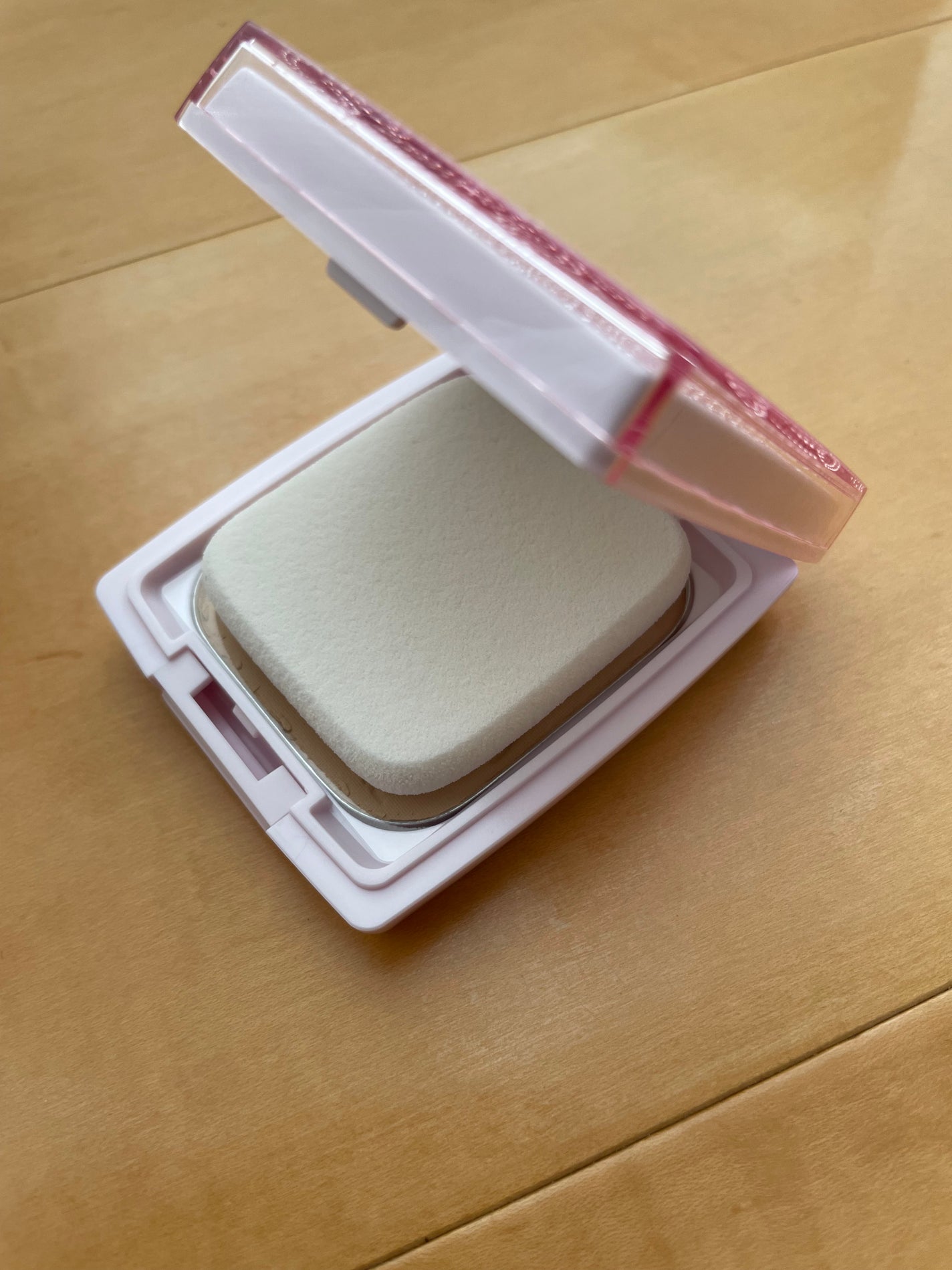 shiny_glow_z4h on LIPS 「#️⃣セザンヌ#️⃣ウルトラカバーUVパクト#️⃣ライトオーク..」(1枚目)