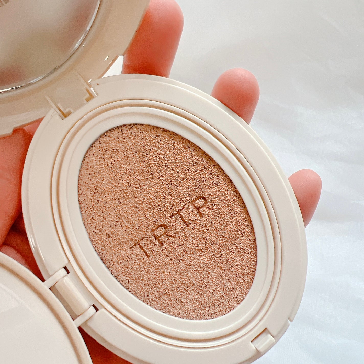 セラミックペプチド カバークッション/TIRTIR(ティルティル)/クッションファンデーションを使ったクチコミ(4枚目)