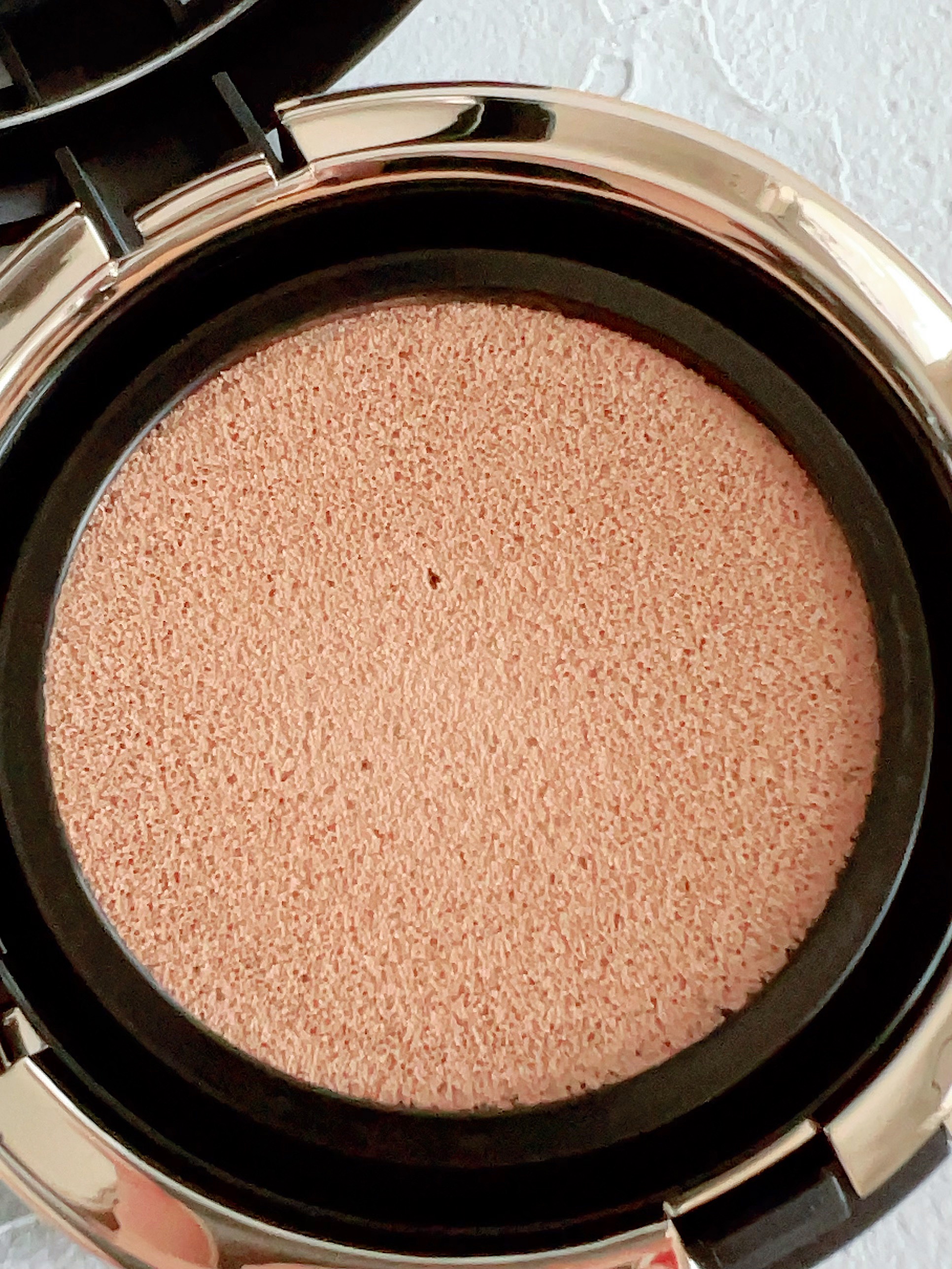 bareMinerals オリジナル ピュア セラム カバーアップ クッションのクチコミ「#PR

パッと晴れやかな明るいベースメイクを
目指したい♩

@bareminerals_j.....」（3枚目）