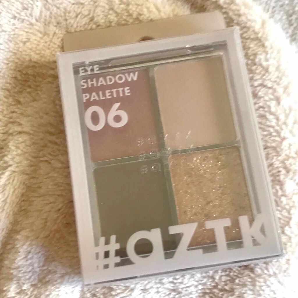 ドンキで500円！


話題の中国コスメaZTK。





このシャドウ、全色揃って売ってるのを見たことなくて、2、3色しか売り場になかったってくらい爆売れ？


パープルとカーキだけ売れ残ってて、どっちも私には難しいからスルーしてたの�