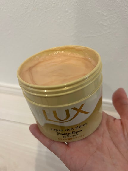LUX スーパーリッチシャイン ダメージリペア とろとろ補修ヘアマスクのクチコミ「⚪️LUX スーパーリッチシャイン ダメージリペア とろとろ補修ヘアマスク🤍
@lipsjp.....」(3枚目)