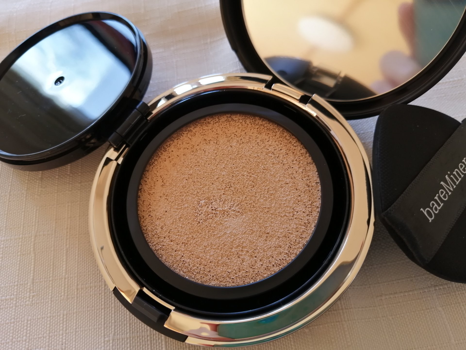 オリジナル ピュア セラム カバーアップ クッション/bareMinerals/クッションファンデーションを使ったクチコミ（2枚目）