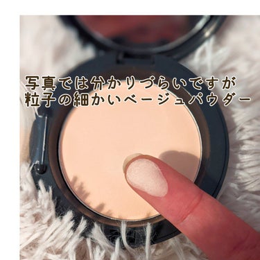 innisfree ポアブラー パクトのクチコミ「【✾持ち歩きコスメ✾】
Tゾーンがすぐテカるので
パウダーの持ち歩きは必須の私が
最近買って持.....」（3枚目）