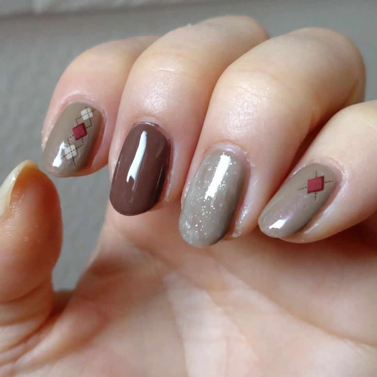 #アーガイルネイル,#冬ネイル,#雪ネイル,#ベージュネイル,#配色ネイル,#オフィスネイル,#シンプルネイルのネイルデザイン