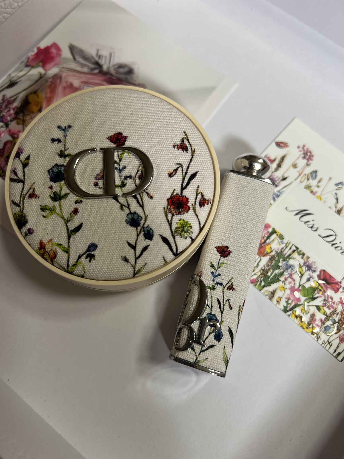 ディオールスキン フォーエヴァー クッション パウダー/Dior/ルースパウダーを使ったクチコミ（1枚目）