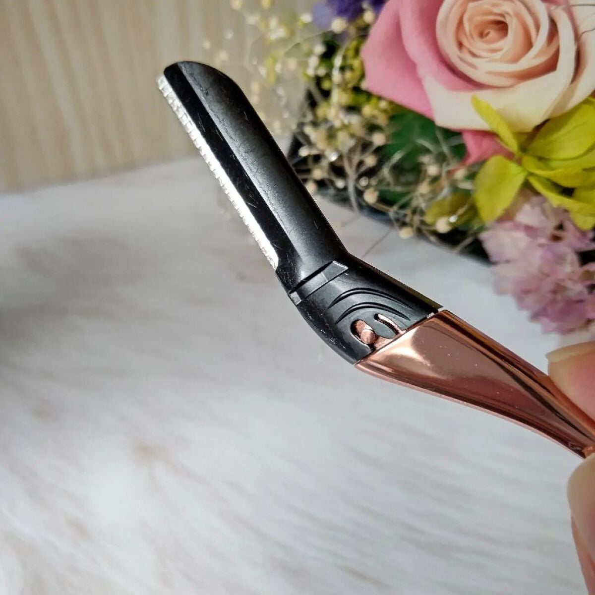 miki-nu on LIPS 「定期的なお顔そりしてますか?うぶ毛と不要な角質も除去できる..」(4枚目)