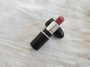 ◆M・A・C
◇MINI MAC LIPSTICK　メア

2018年春に購入。

一時期品薄だったlittleMAC。
ちまっとした銃弾みたいなパッケージの可愛さ、
MACのリップを手頃に試せる価格帯