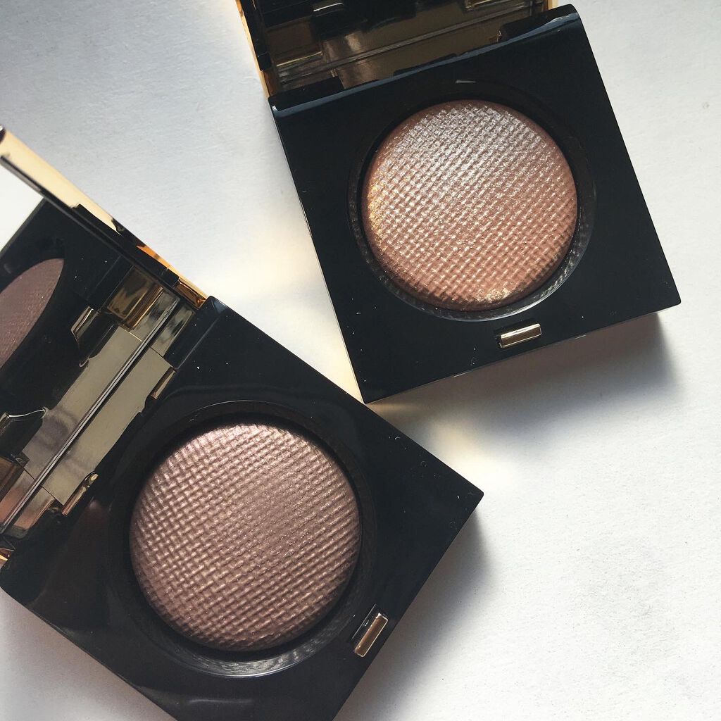 リュクスアイシャドウ 01 リキッドマーキュリー(リッチラスター) /BOBBI BROWN/単色アイシャドウを使ったクチコミ（2枚目）