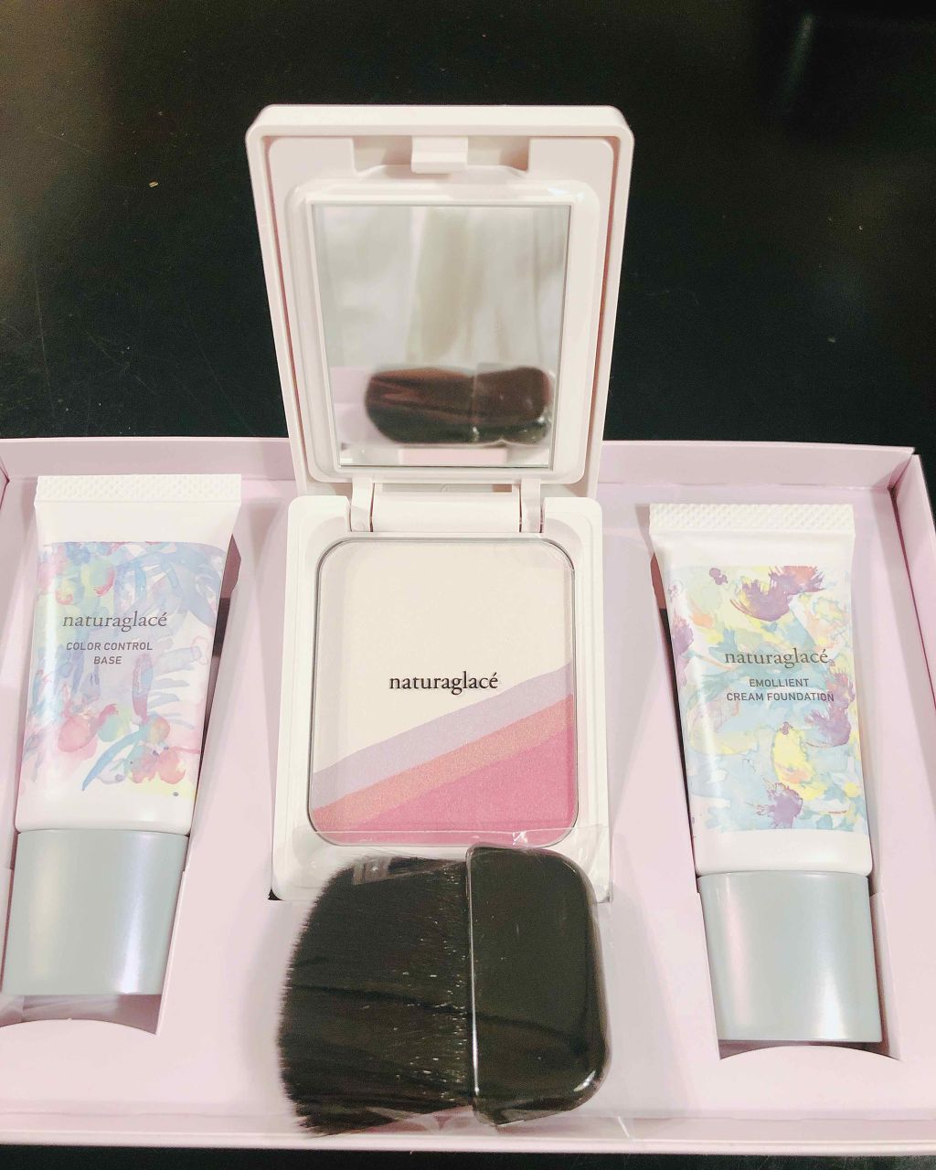 エモリエント クリームファンデーション/ナチュラグラッセ/クリーム・エマルジョンファンデーションを使ったクチコミ（2枚目）