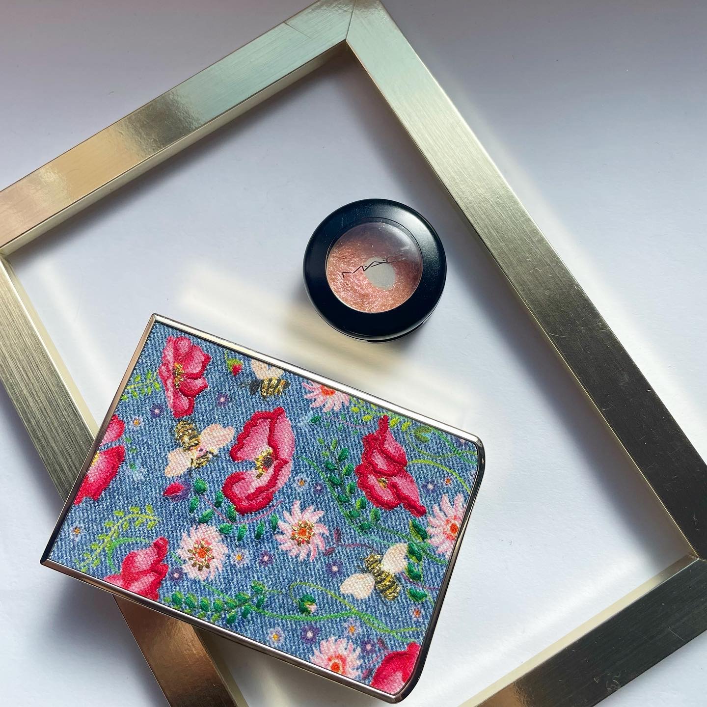 ダズルシャドウ/M・A・C/単色アイシャドウを使ったクチコミ（1枚目）