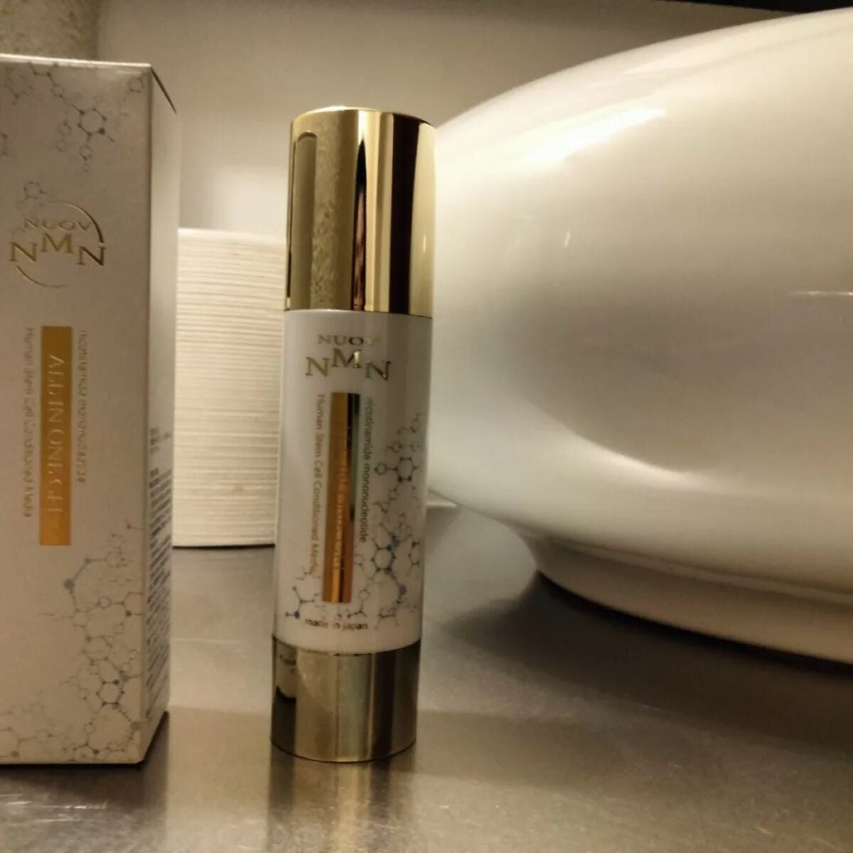 mcgroupakiko on LIPS 「朝化粧水、クリーム、美容液、化粧下地を塗ってファンデーションを..」(2枚目)