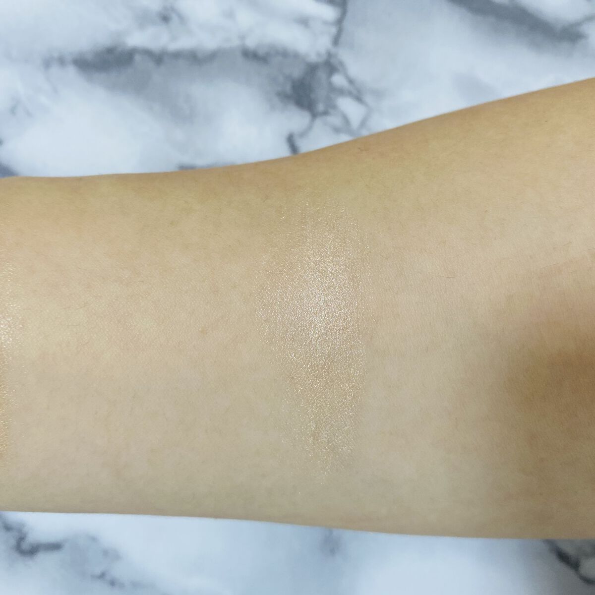 ミネラルアイバーム シャンパンアイボリー/エトヴォス/ジェル・クリームアイシャドウを使ったクチコミ（2枚目）