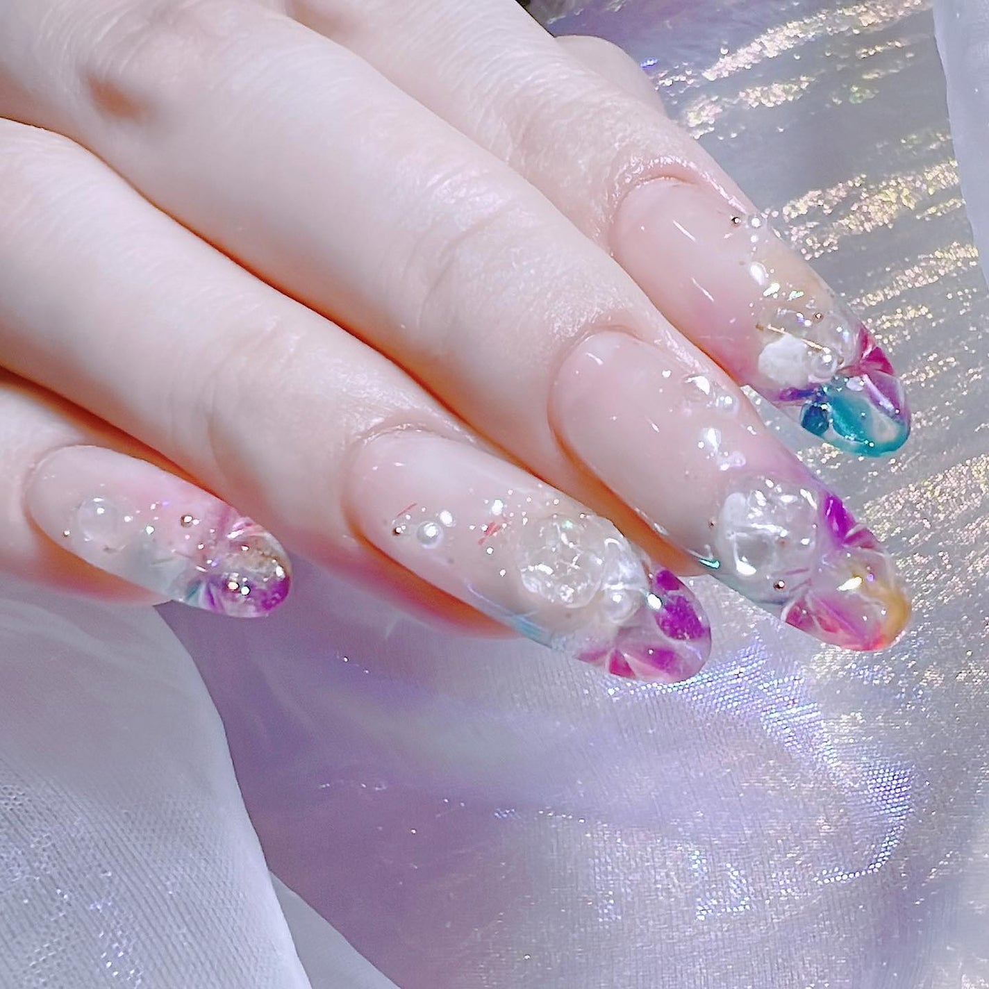 なかやまちえこ on LIPS 「江戸切子みたいなネイル💅⠀⠀#youtubeライブしながら制作..」(1枚目)