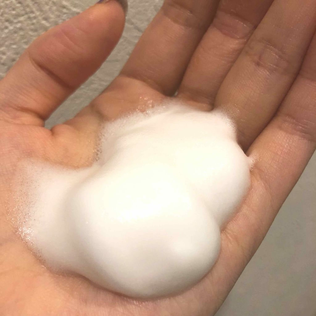 イモーテル プレシューズインテンスクレンジングフォーム/L'OCCITANE/洗顔フォームを使ったクチコミ（2枚目）