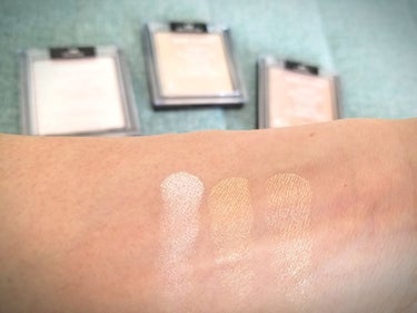 MegaGlo Highlighting Powder/wet 'n' wild/パウダーハイライトを使ったクチコミ（3枚目）