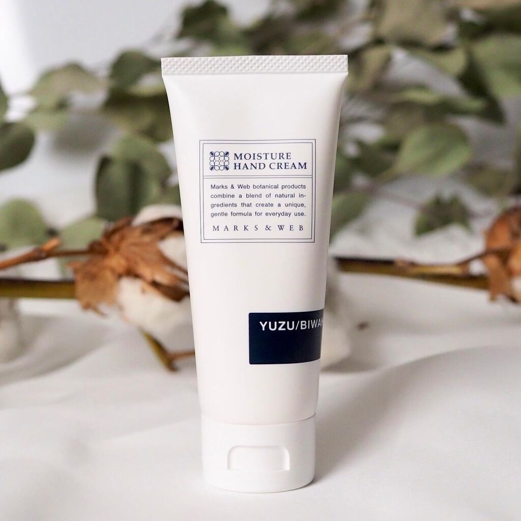 MARKS&WEB モイスチャーハンドクリーム ユズ/ビワ葉のクチコミ「
季節限定の香りで、
ユズ/ビワ葉の爽やかな香り✨

水分の蒸散を防ぐ「マカデミア種子油」「ア.....」（1枚目）