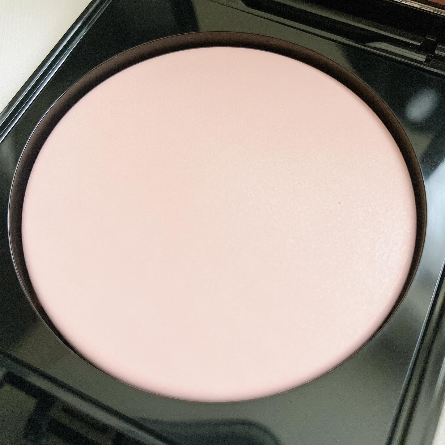 アディクション スキンリフレクト セッティングパウダー 002 Translucent Pink/ADDICTION/プレストパウダーを使ったクチコミ（3枚目）