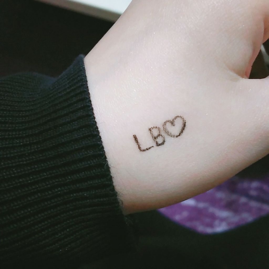 ぽっぽ on LIPS 「色はブラウンブラック初めて使う色だったけど黒よりで使いやすかっ..」(3枚目)