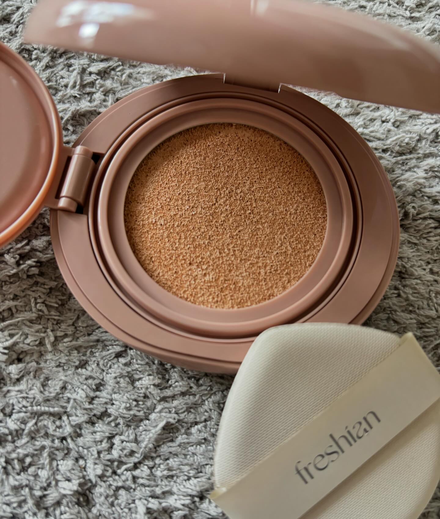 freshian エッグライク グロウクッションのクチコミ「大好きなフレシアン

・エッグライクグロウクッション(ヴィーガン)

軽くて、うるおうレイヤー.....」（2枚目）